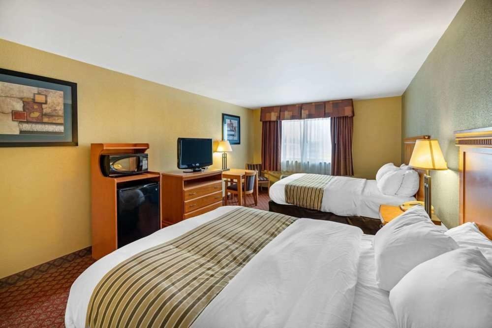Hotel Hutchi Bell South Hutchinson Esterno foto