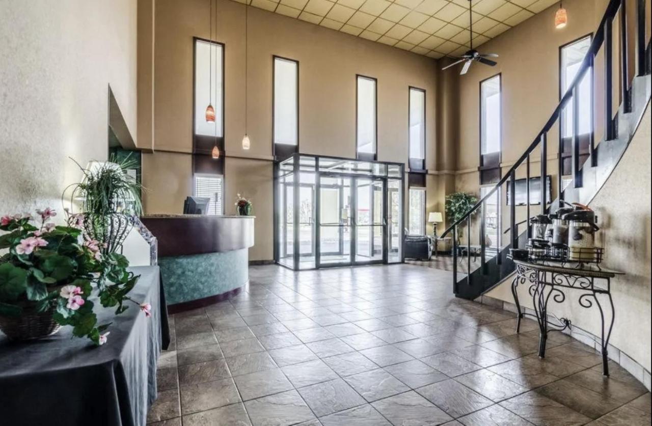 Hotel Hutchi Bell South Hutchinson Esterno foto