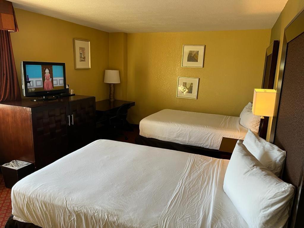 Hotel Hutchi Bell South Hutchinson Esterno foto