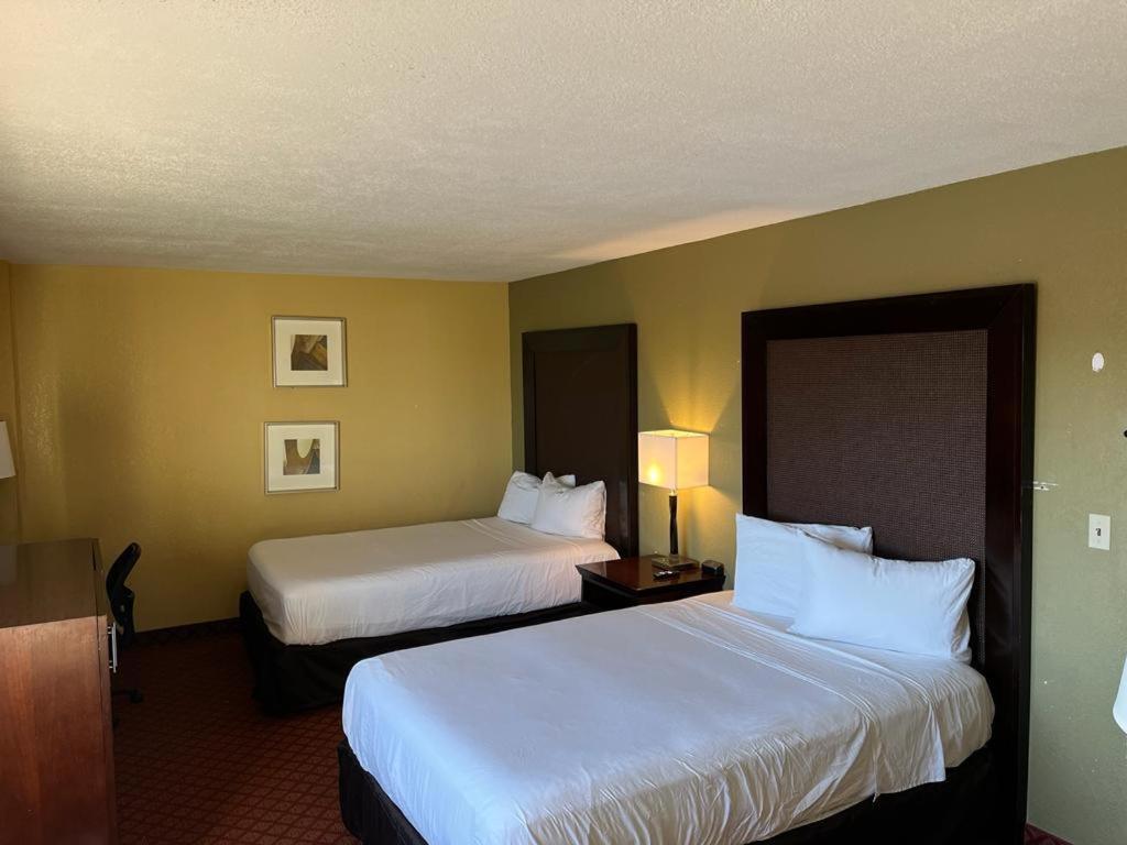 Hotel Hutchi Bell South Hutchinson Esterno foto